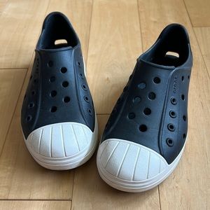 Crocs Bump It Closed Back Crocs, Native Shoes, size J1, Kids 1, Black